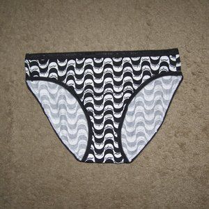 NWOT size M Victoria's Secret Cotton stretch Bikini